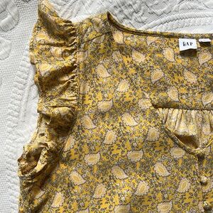 GAP Sleeveless Blouse